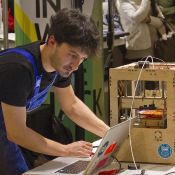 Maker in Residence - Knowledge sharing in a fablab