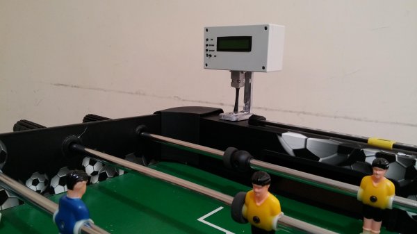 Rilevatore di goal e segnapunti elettronico applicato al calciobalilla