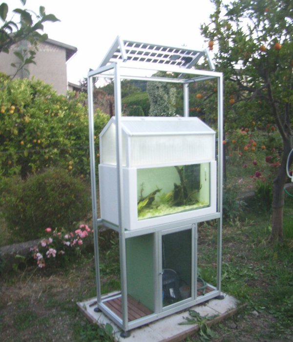 Bioclimatic Solar Aquarium
