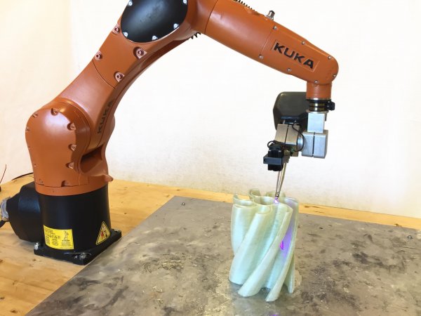 Atropos: Stampante 3D antropomorfa per materiali compositi a fibra continua