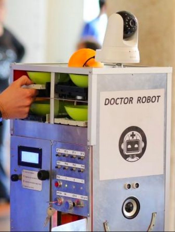 DOCTOR ROBOT